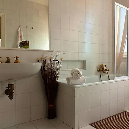 招待所 52门住宿加早餐酒店