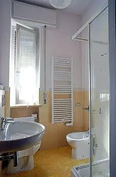 招待所 52门住宿加早餐酒店 比萨